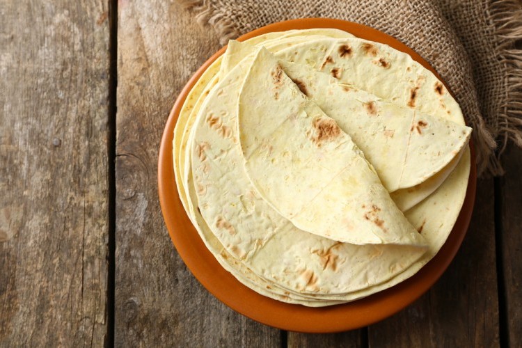 <strong>طريقة عمل عيش التورتيلا </strong>