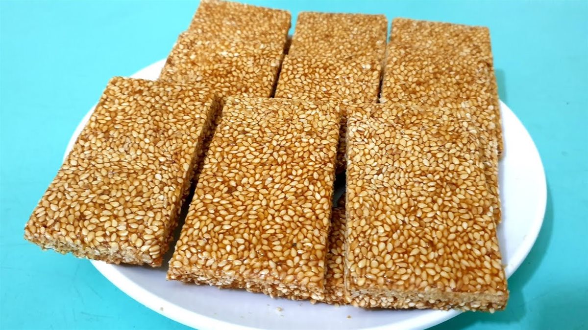 <strong>سمسمية بالدبس</strong>