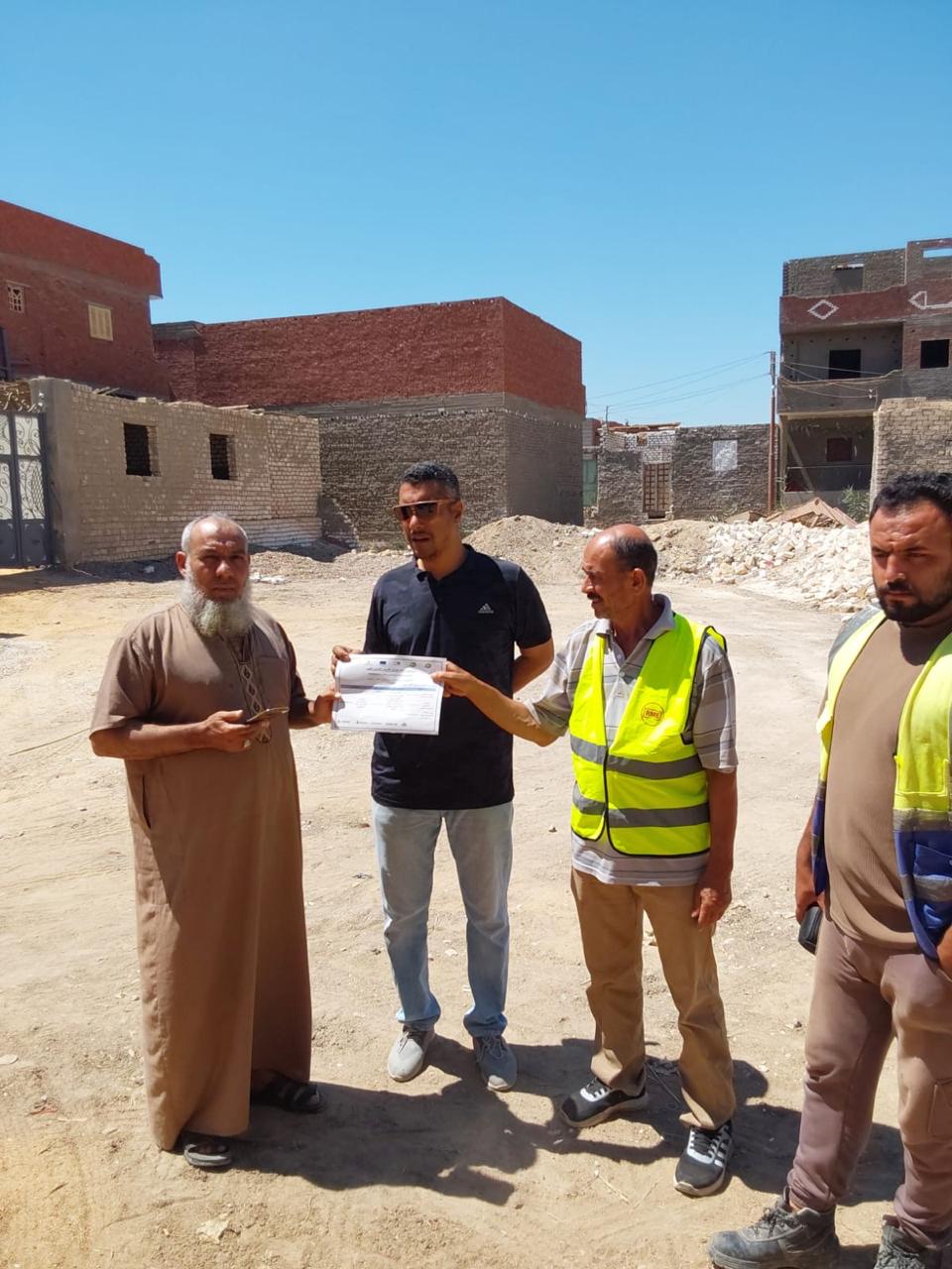 مياه الفيوم تواصل حملات طرق الأبواب لتعريف المواطنين بمشروعات توسعات الصرف الصحي وتعزيز المشاركة المجتمعية”