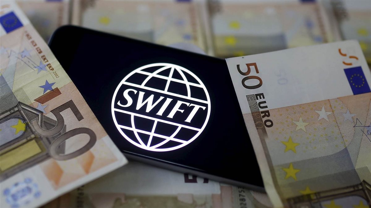 النظام المالي الغربي وSWIFT