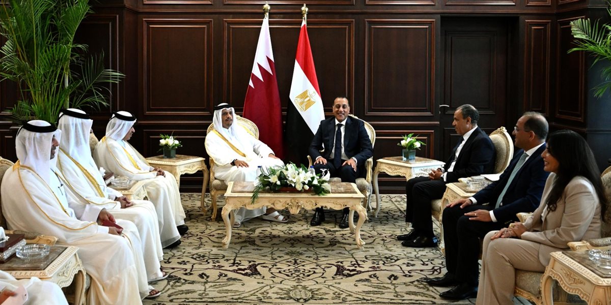رئيس الوزراء يلتقي نظيره القطري