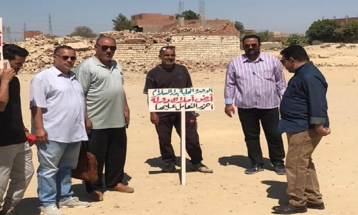 خطأ إملائي في لافتة حكومية بالفيوم يشعل السوشيال ميديا «احزر» بدل « احذر»