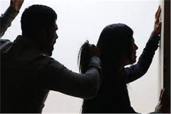 <strong>ما حكم طرد الزوج لزوجته من البيت؟</strong>