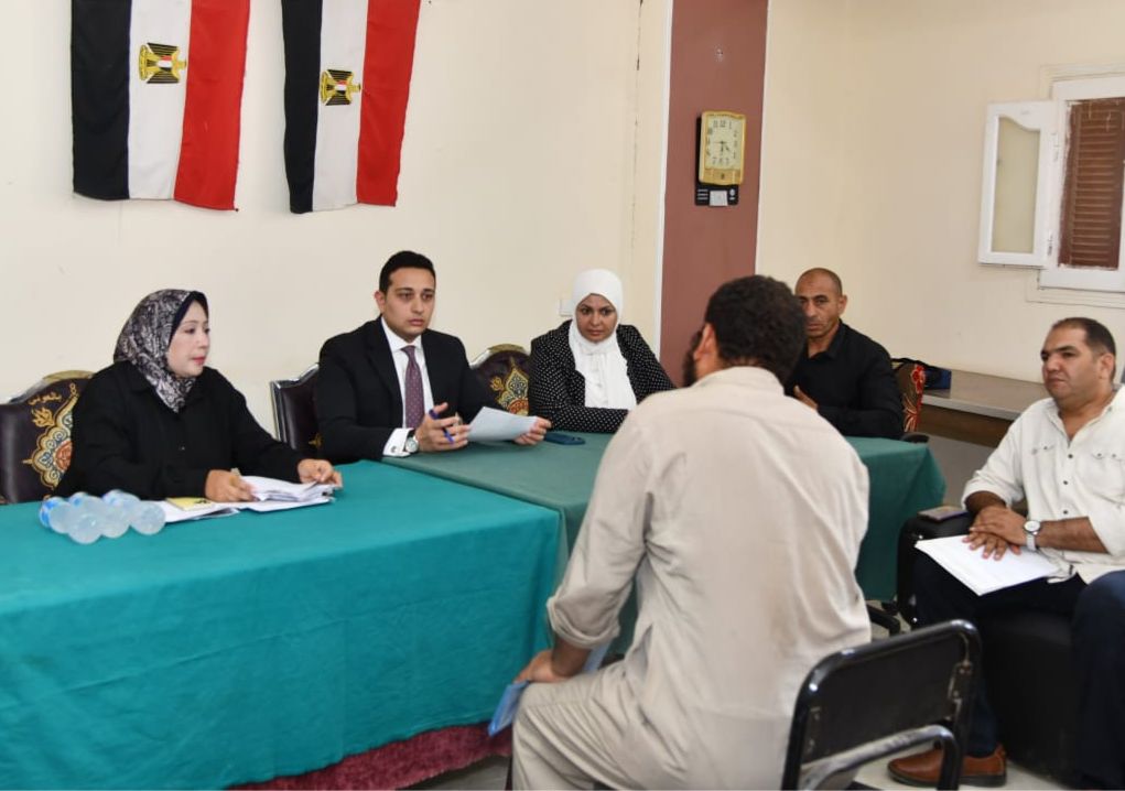 نائب محافظ الفيوم يعقد لقاءً لخدمة المواطنين بقرية العجميين بمركزأبشواي