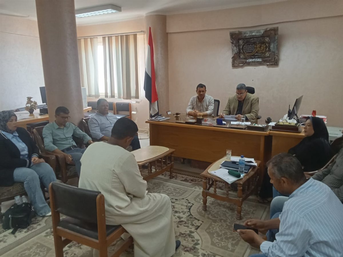 نائب محافظ الفيوم يعقد لقاءً لخدمة المواطنين بقرية العجميين بمركزأبشواي
