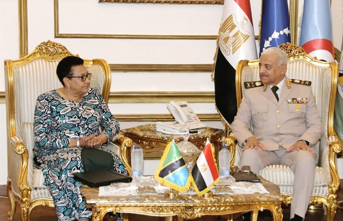 وزير الدفاع المصري يلتقي وزير الدفاع التنزاني
