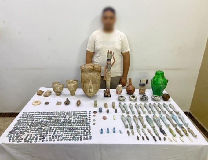 ضبط تاجر اثار بالمنيا