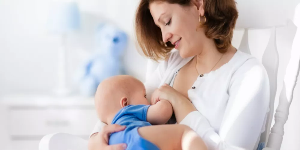 <strong>الرضاعة الطبيعية بعد الولادة.. حلول فعّالة لمشاكل شائعة</strong>