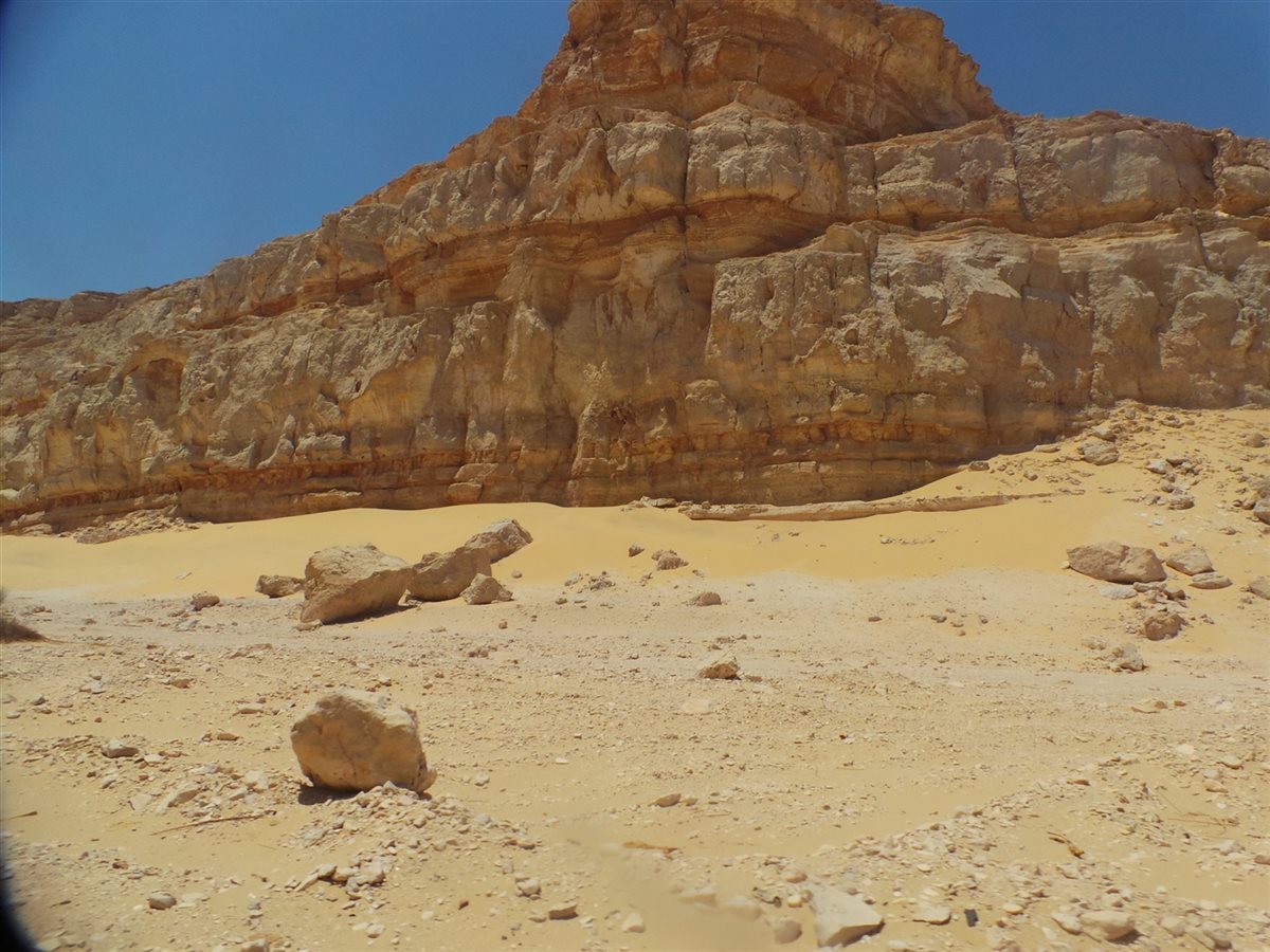 قفاي الأثر وجبال قنا