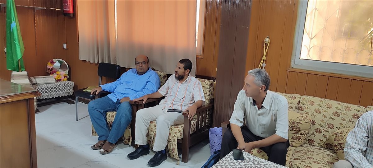 مدير عام إدارة أبشواي يترأس اجتماعًا مع مديري المراحل والموجهين الأوائل استعدادًا للعام الدراسي الجديد