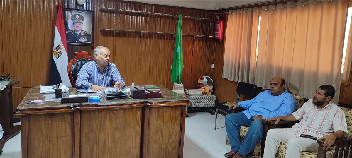 مدير عام إدارة أبشواي يترأس اجتماعًا مع مديري المراحل والموجهين الأوائل استعدادًا للعام الدراسي الجديد