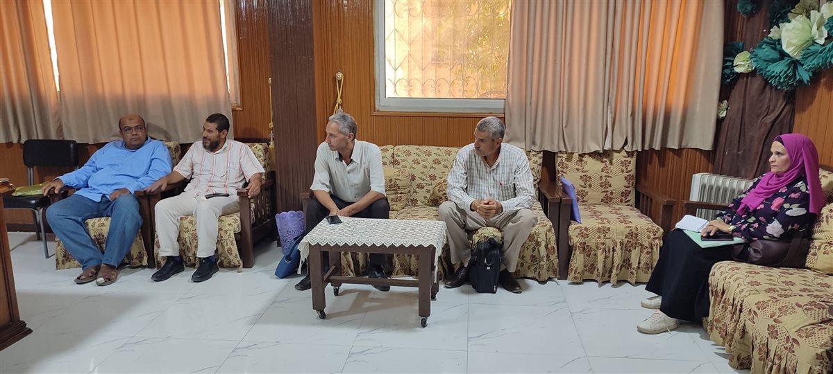 مدير عام إدارة أبشواي يترأس اجتماعًا مع مديري المراحل والموجهين الأوائل استعدادًا للعام الدراسي الجديد