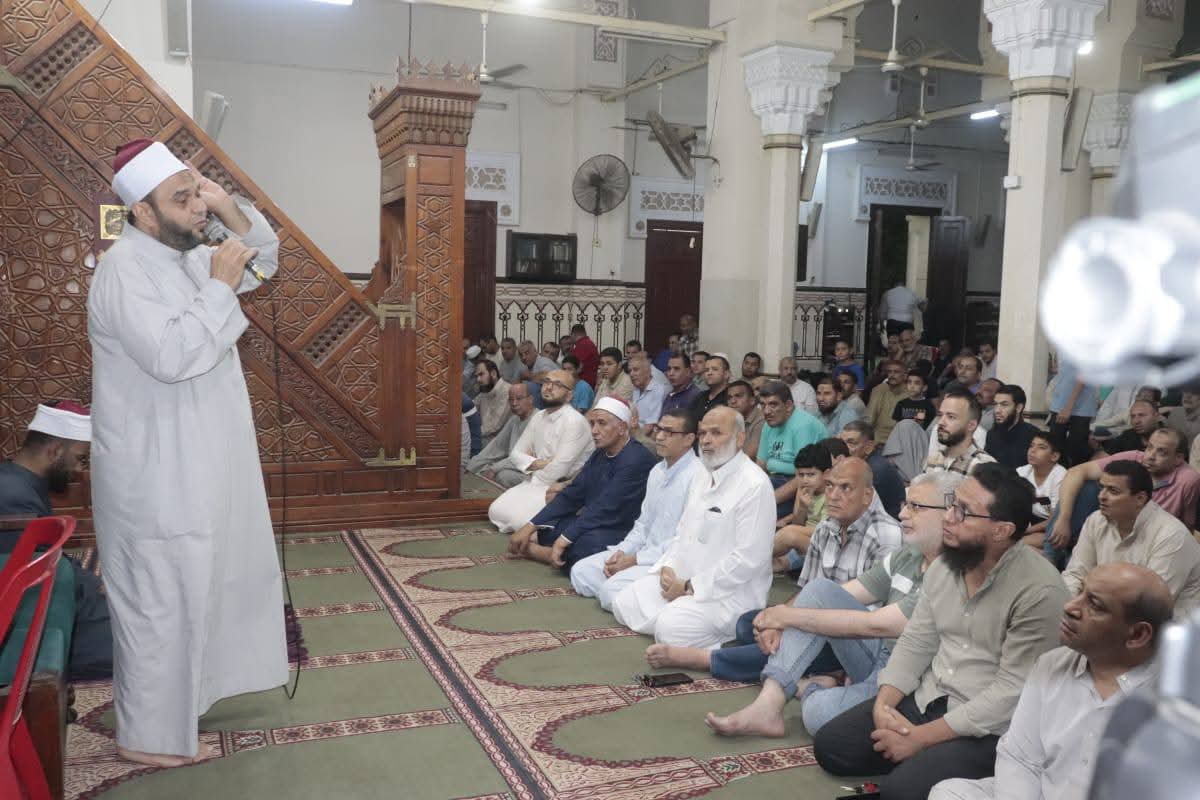 مدير أوقاف الفيوم يؤدي صلاة خسوف القمر بمسجد ناصر الكبير بمدينة الفيوم