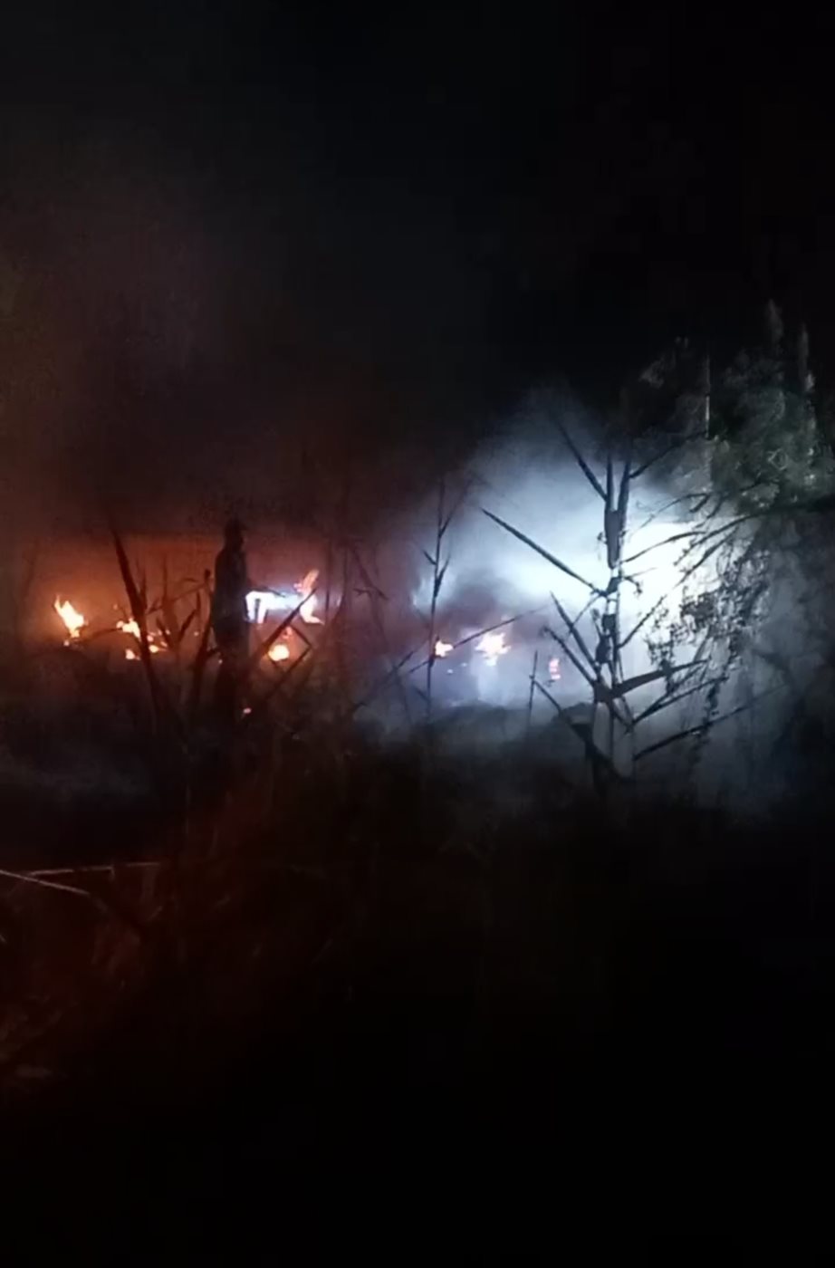 السيطرة على حريق محدود في هيش مبنى الري والوحدة المحلية القديمة بقرية اباظه بالفيوم