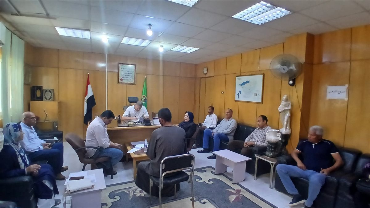 سكرتير عام الفيوم يعقد لقاء خدمة المواطنين بمركز طامية