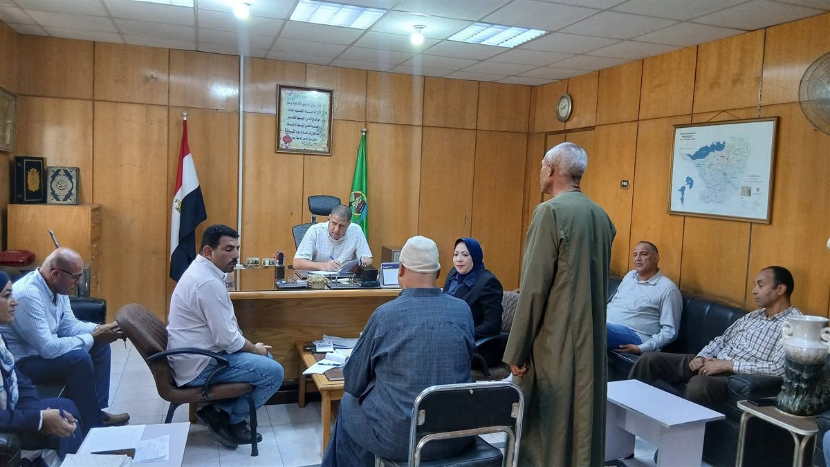 سكرتير عام الفيوم يعقد لقاء خدمة المواطنين بمركز طامية