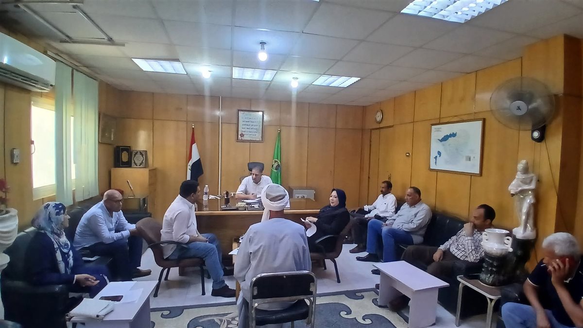 سكرتير عام الفيوم يعقد لقاء خدمة المواطنين بمركز طامية