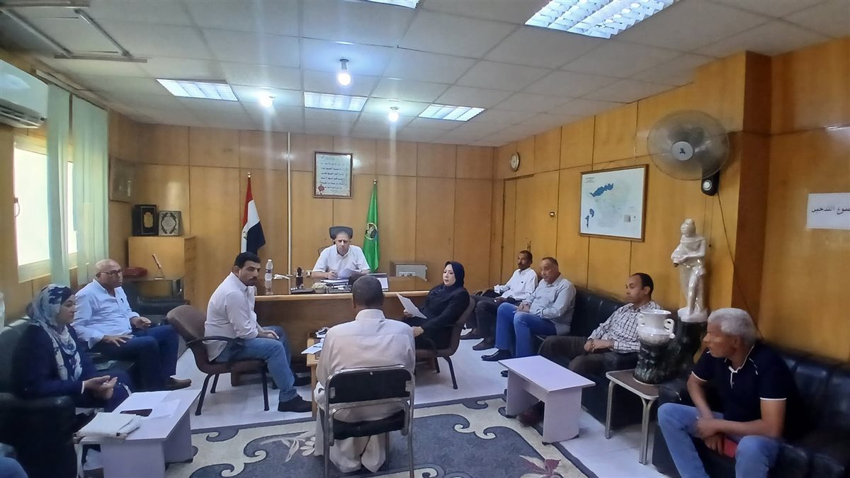 سكرتير عام الفيوم يعقد لقاء خدمة المواطنين بمركز طامية