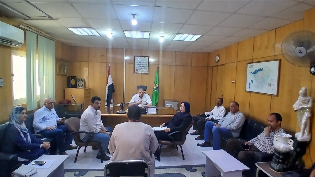 سكرتير عام الفيوم يعقد لقاء خدمة المواطنين بمركز طامية
