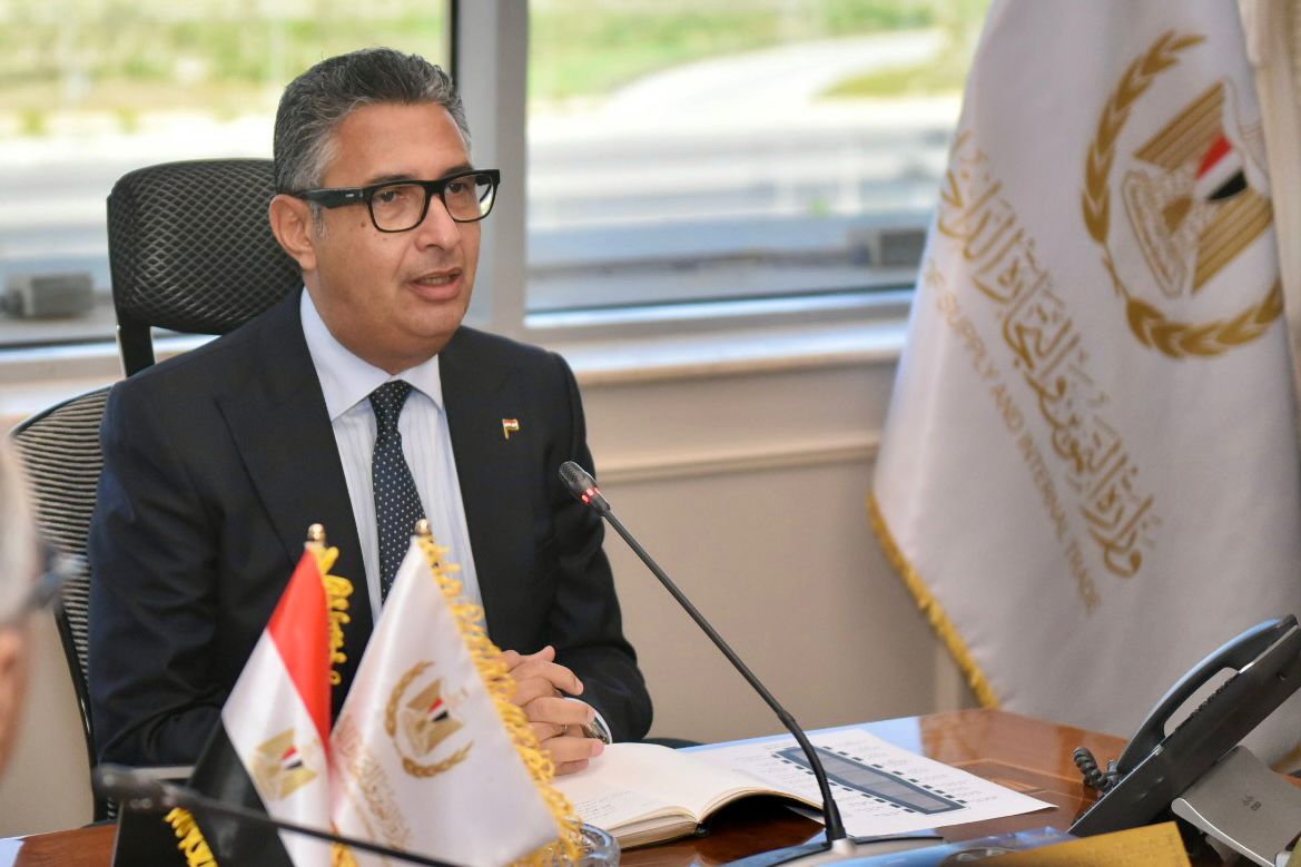 وزير التموين  