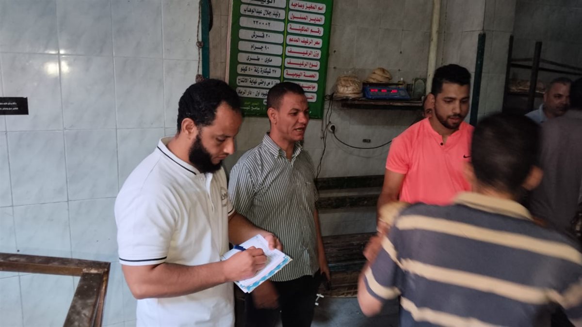 ضبط سلع غذائية مختلفة الأصناف منتهية الصلاحية وسجائر مجهولة المصدر بالفيوم <br>