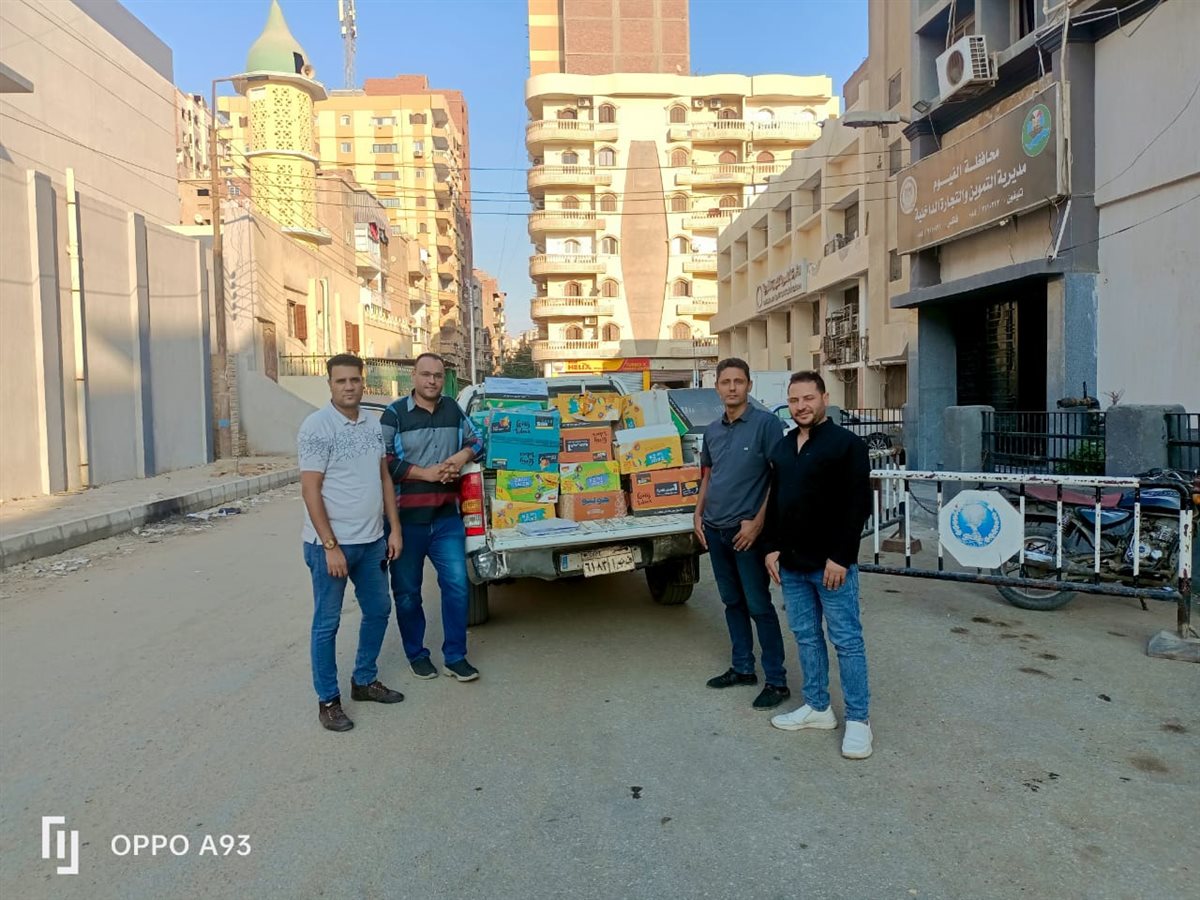 ضبط سلع غذائية مختلفة الأصناف منتهية الصلاحية وسجائر مجهولة المصدر بالفيوم <br>