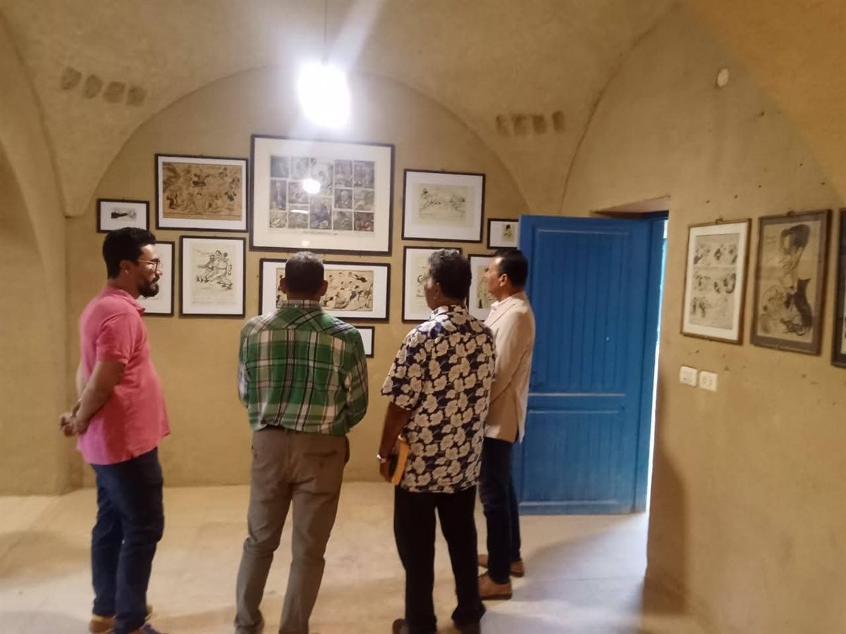 رئيس مركز يوسف الصديق يزور متحف الكاريكاتير للفنان محمد عبلة بقرية تونس