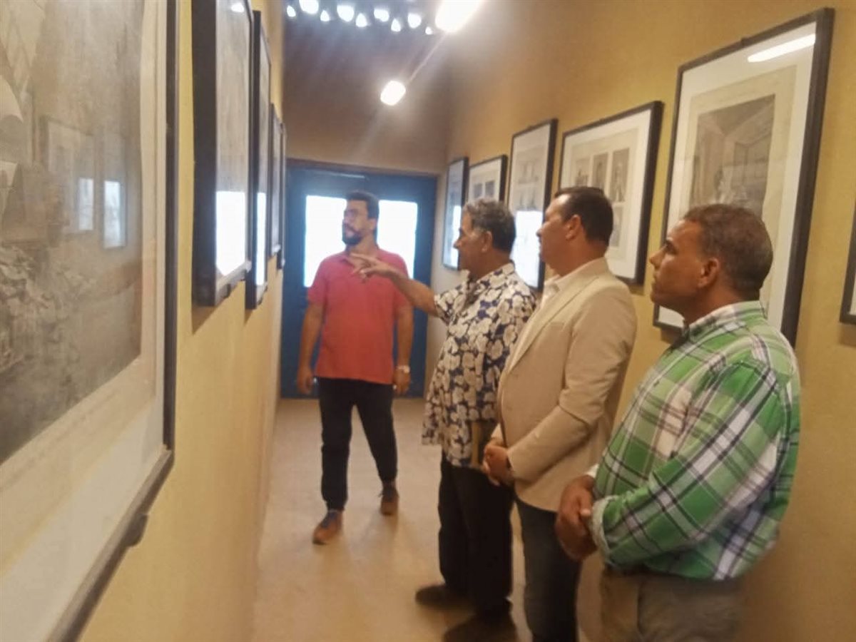 رئيس مركز يوسف الصديق يزور متحف الكاريكاتير للفنان محمد عبلة بقرية تونس