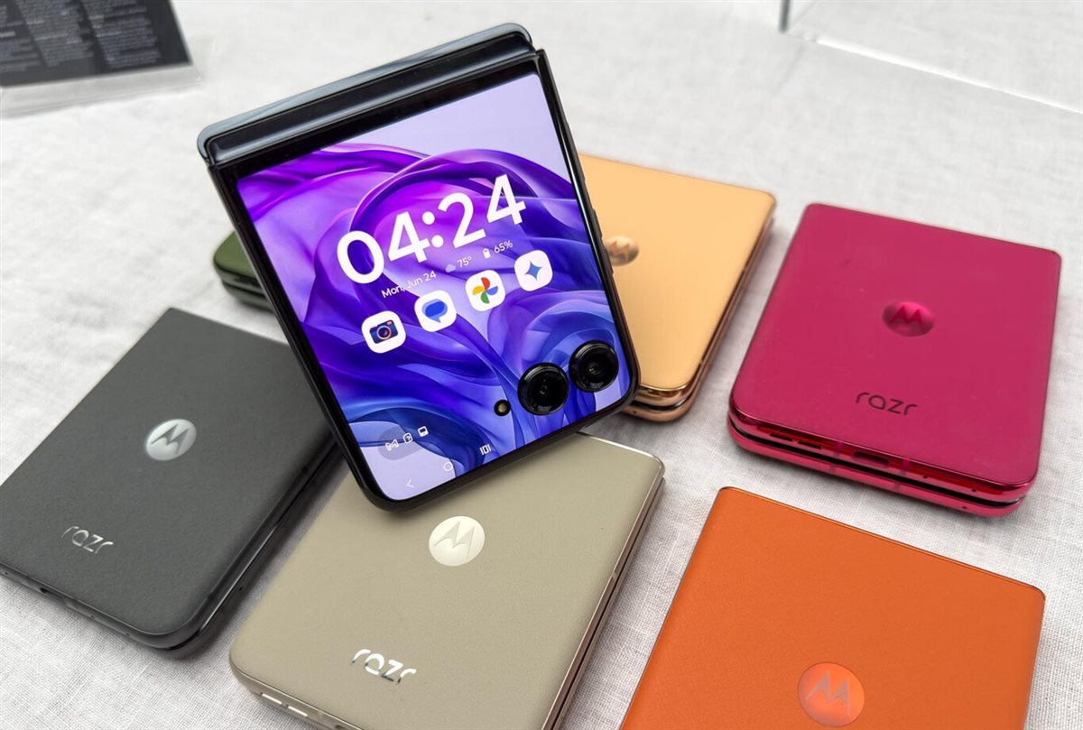 مواصفات هاتف Motorola Razr 50 Ultra