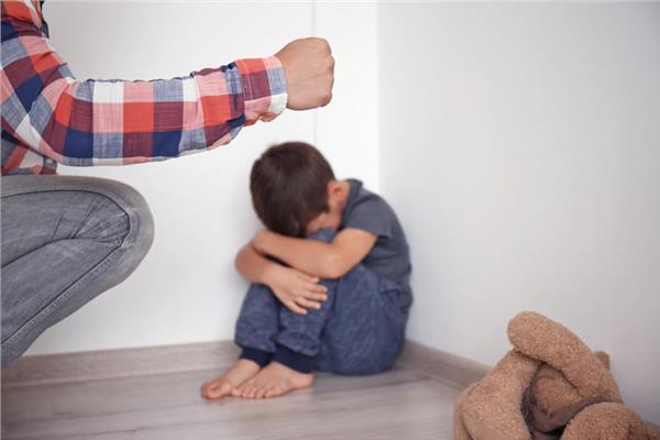 حكم ضرب الأبناء على ترك الصلاة