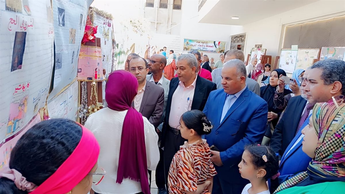  قبيصي يفتتح معرض مركز تنمية القدرات الصحفية والكاريكاتير الصحفي على مستوى الجمهورية