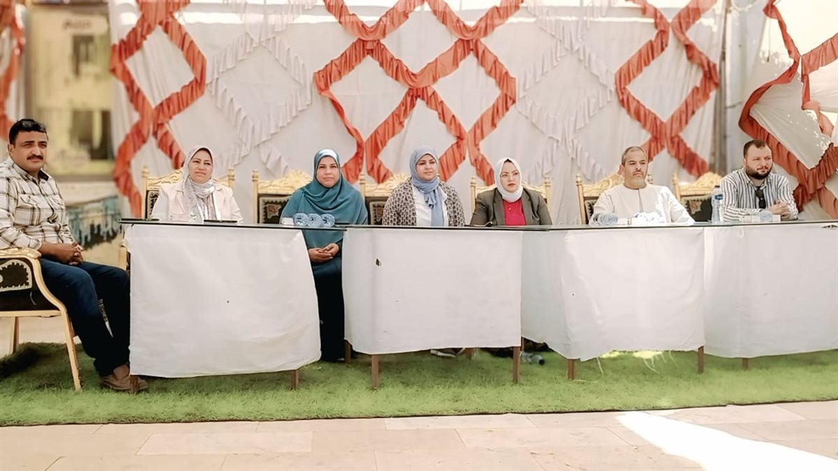 رئيس مركز ابشواى : توزيع 500 شنطة مدرسية و500 جنيه للزي المدرسي بطبهار 