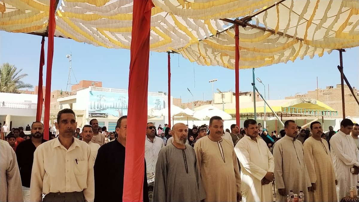 رئيس مركز ابشواى : توزيع 500 شنطة مدرسية و500 جنيه للزي المدرسي بطبهار 