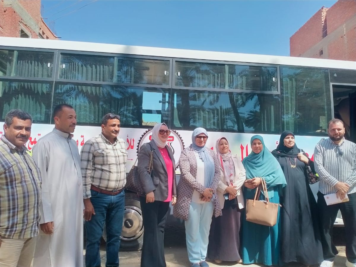 رئيس مركز ابشواى : توزيع 500 شنطة مدرسية و500 جنيه للزي المدرسي بطبهار 