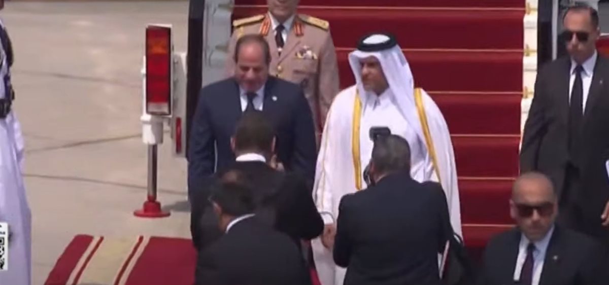 وصول الرئيس السيسي في مطار حمد الدولي