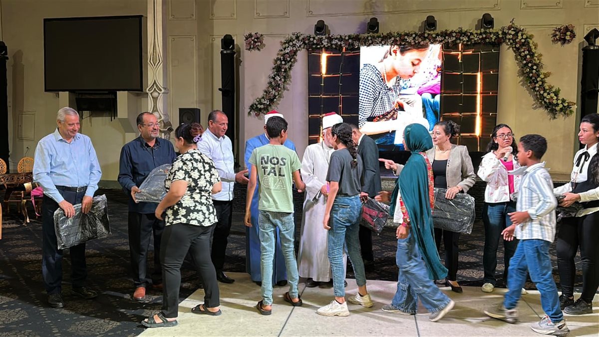 مشروع ابنتي الغالية يدعم الفتيات ويوزع حقائب مدرسية بقنا