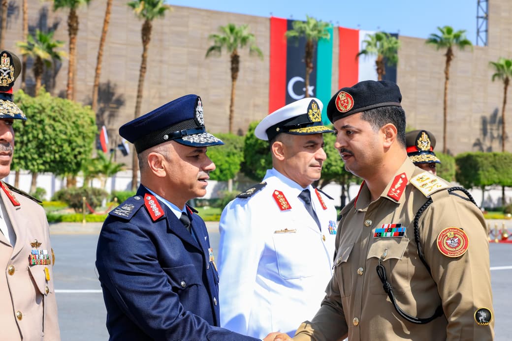 رئيس الأركان الليبي الفريق خالد حفتر في القاهرة لتعزيز التعاون العسكري مع مصر