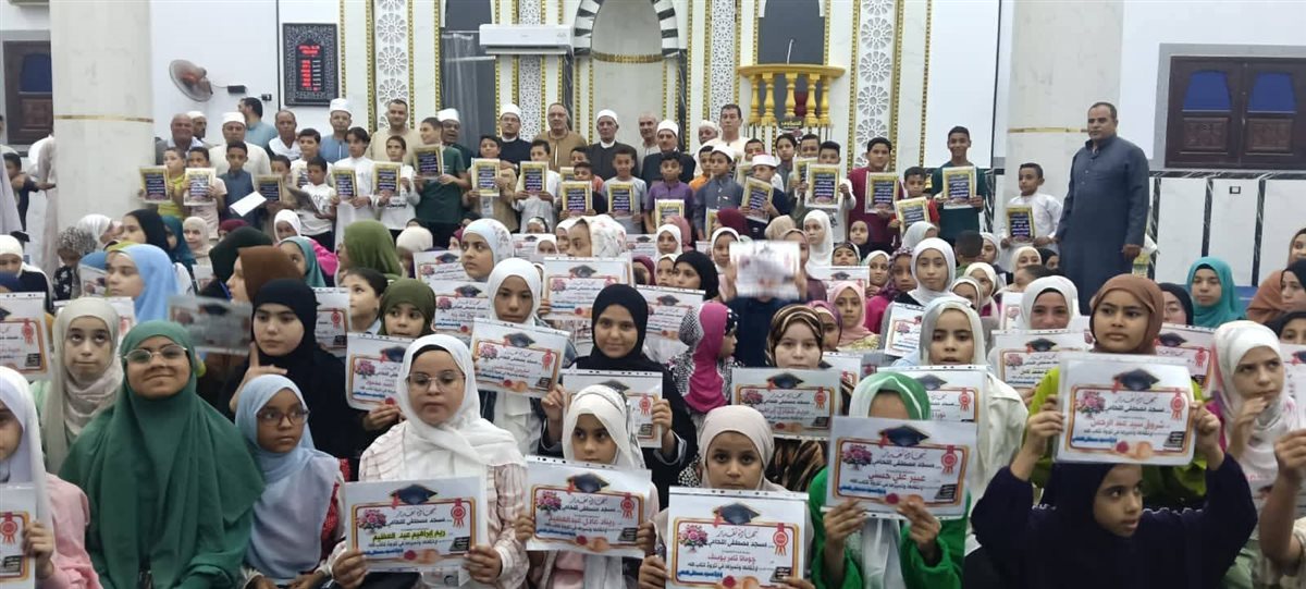 مدير مديرية أوقاف الفيوم يشهد احتفالًا مهيبًا لتكريم حفظة القرآن الكريم بمسجد مصطفى اللحامي