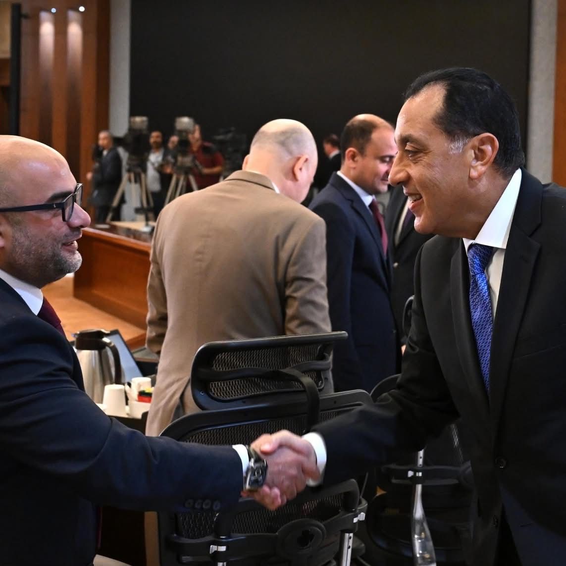 بحضور رئيس تحرير نيوز رووم أحمد صبرى.. رئيس الوزراء يلتقى رؤوساء التحرير الصحف