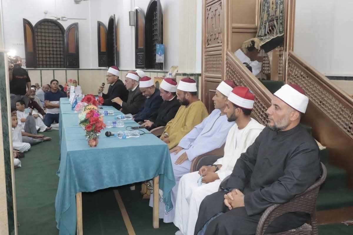 على هامش الأسبوع الثقافي: مدير أوقاف الفيوم يكرم عددًا من العاملين المتميزين بإدارتي طامية