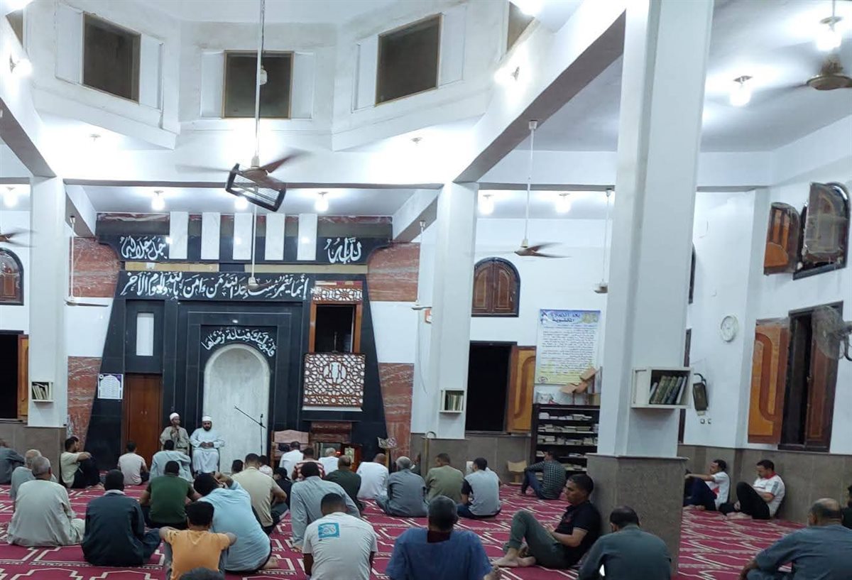 على هامش الأسبوع الثقافي: مدير أوقاف الفيوم يكرم عددًا من العاملين المتميزين بإدارتي طامية