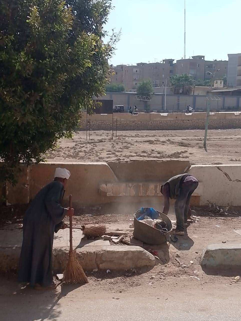 استعدادا للعام الدراسي الجديد حملات مكثفة للنظافة العامة أمام مدارس طامية