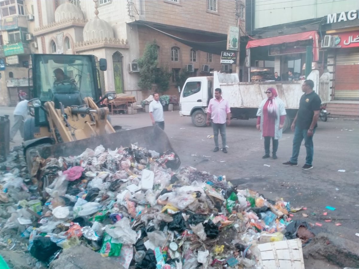 مصادرة ٤٨ مخالفة متنوعة ورفع وإزالة ١١٠حالة عوائق حديدية وإستندات وبلدورات بأبشواى<br>