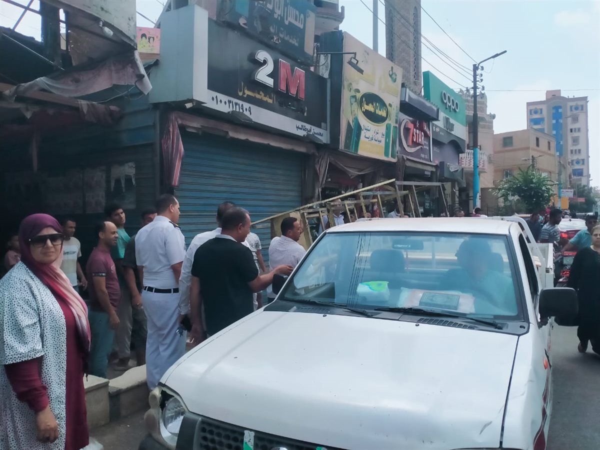 مصادرة ٤٨ مخالفة متنوعة ورفع وإزالة ١١٠حالة عوائق حديدية وإستندات وبلدورات بأبشواى<br>