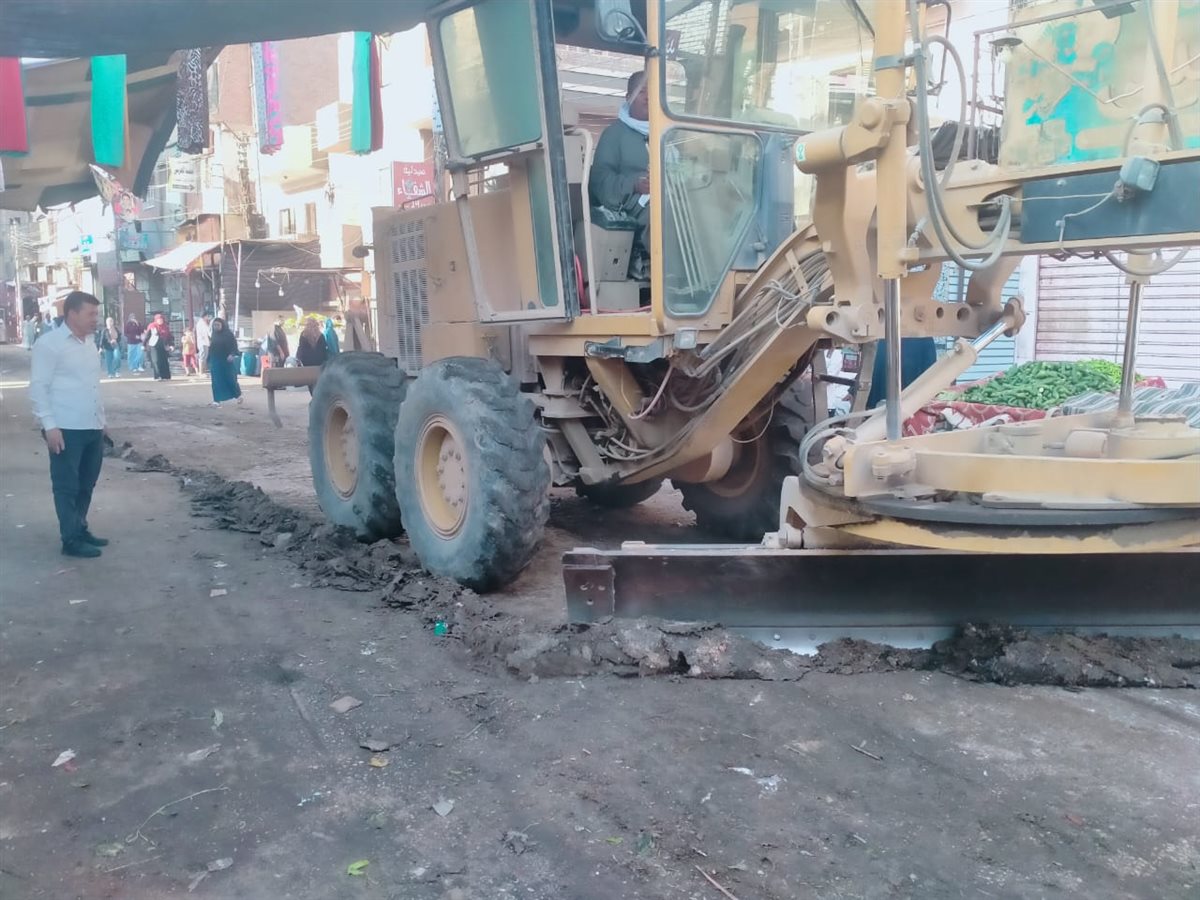 مصادرة ٤٨ مخالفة متنوعة ورفع وإزالة ١١٠حالة عوائق حديدية وإستندات وبلدورات بأبشواى<br>