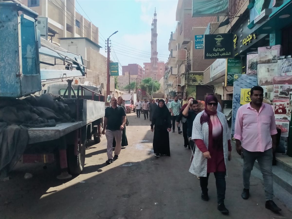 مصادرة ٤٨ مخالفة متنوعة ورفع وإزالة ١١٠حالة عوائق حديدية وإستندات وبلدورات بأبشواى<br>