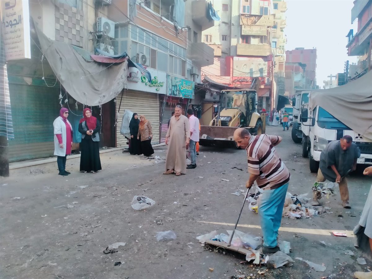 مصادرة ٤٨ مخالفة متنوعة ورفع وإزالة ١١٠حالة عوائق حديدية وإستندات وبلدورات بأبشواى<br>