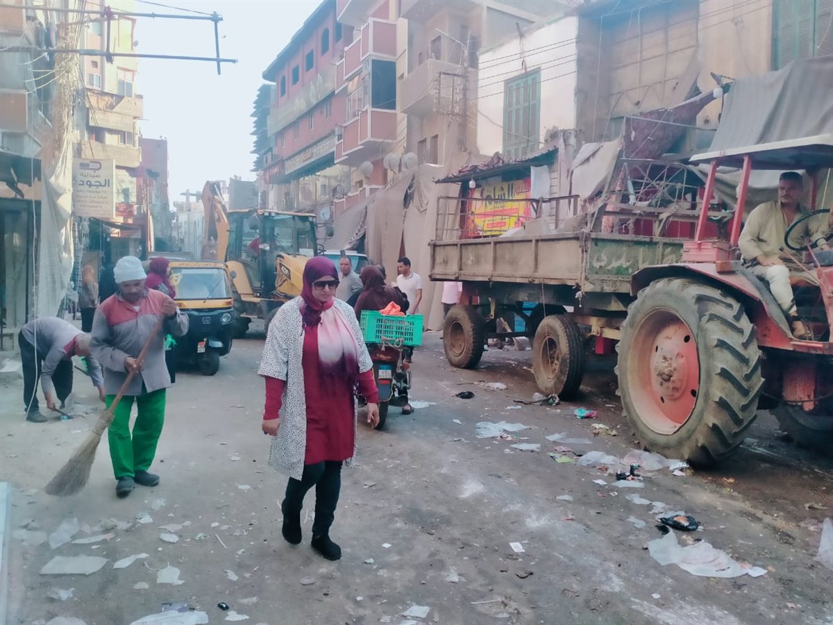 مصادرة ٤٨ مخالفة متنوعة ورفع وإزالة ١١٠حالة عوائق حديدية وإستندات وبلدورات بأبشواى<br>
