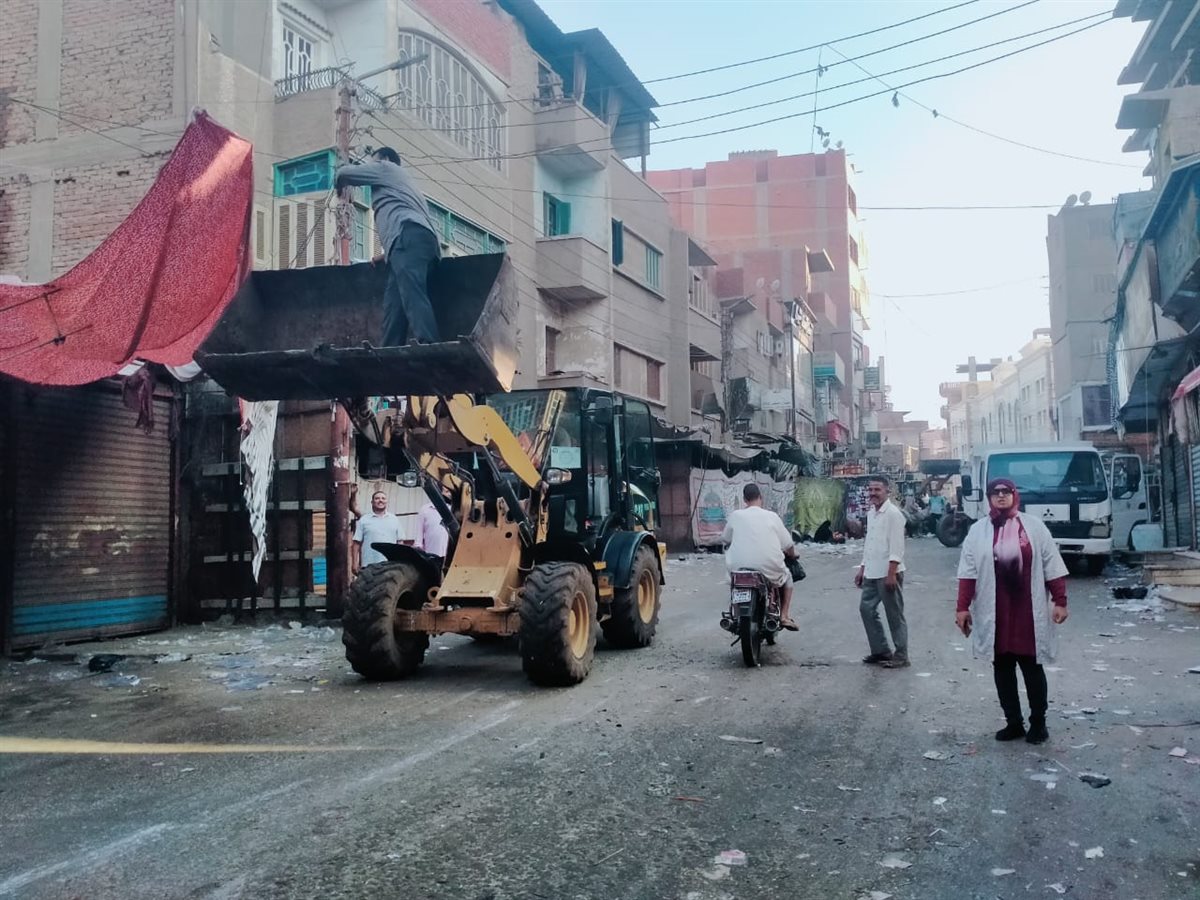 مصادرة ٤٨ مخالفة متنوعة ورفع وإزالة ١١٠حالة عوائق حديدية وإستندات وبلدورات بأبشواى<br>