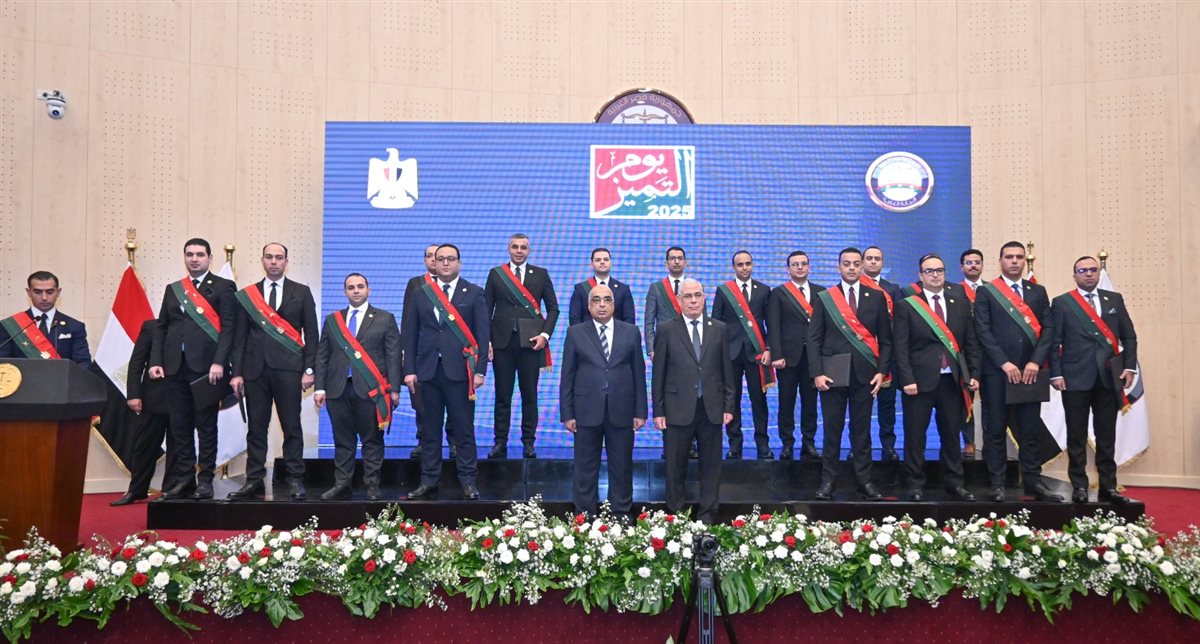 تكريم بعض من أعضاء النيابة العامة وموظفيها المتميزين